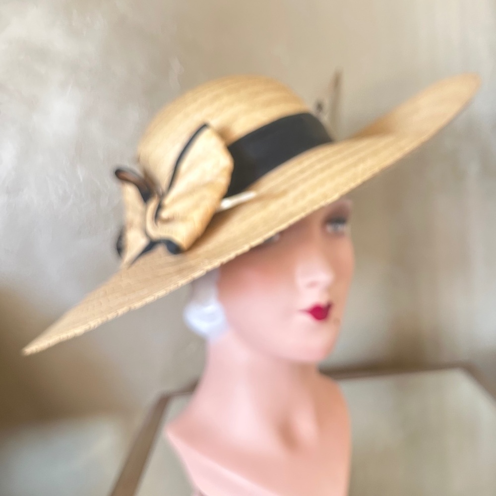 ASTOUNDING VINTAGE STRAW WIDE BRIM HAT + VERY LONG BLACK/IVORY BANDED FEATHER